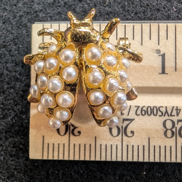Vintage Gold and Pearl Ladybug Brooch - Picture 7 of 7